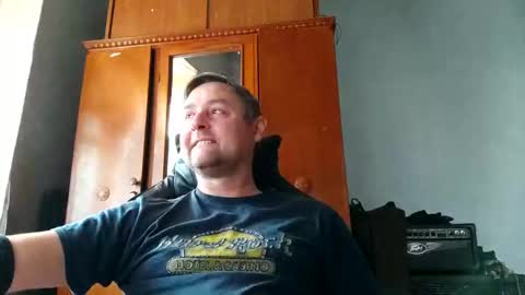 Snapshot of _lastjedi_ chatting on 11-21-25, 10:58 OBI-WAN online show from 11-21-25, 10:58