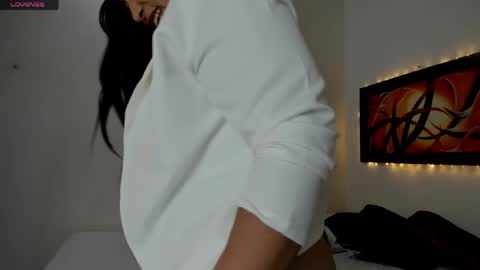 Lauralove online show from 05-06-26, 11:32