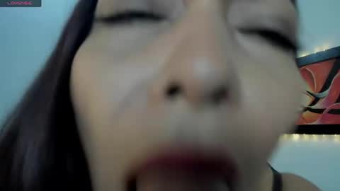 Lauralove online show from 05-08-26, 09:53