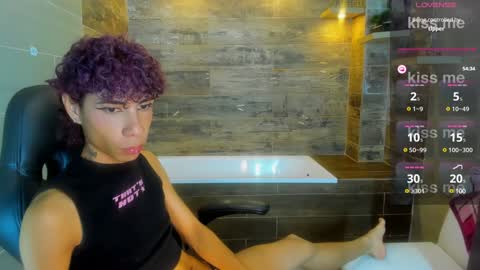 Snapshot of _lemmon_ chatting on 01-11-25, 05:40 L E M M O N online show from 01-11-25, 05:40