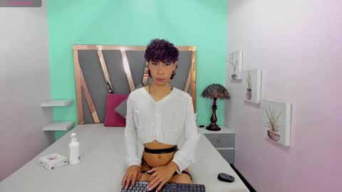 Snapshot of _lemmon_ chatting on 02-06-25, 08:02 L E M M O N online show from 02-06-25, 08:02