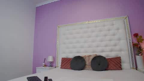 Lena Paul online show from 12-17-25, 04:51