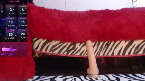 leyla online show from 10-23-25, 01:38