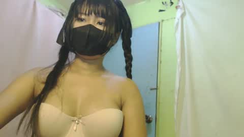 _lilies_gigi_ online show from 06-13-26, 02:53