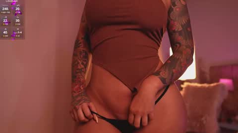 Snapshot of _lissana_scott chatting on 12-18-25, 01:55 Lissana online show from 12-18-25, 01:55