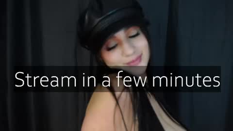 Snapshot of _littlecherryy_ chatting on 06-23-26, 06:00 Tania online show from 06-23-26, 06:00