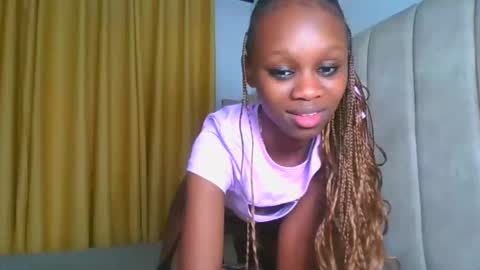 Snapshot of _littlevenus chatting on 09-16-25, 03:29 Littlevenus online show from 09-16-25, 03:29