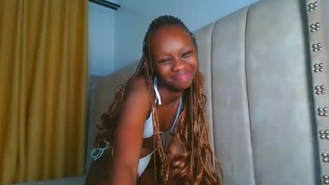 Snapshot of _littlevenus chatting on 09-23-25, 03:31 Littlevenus online show from 09-23-25, 03:31