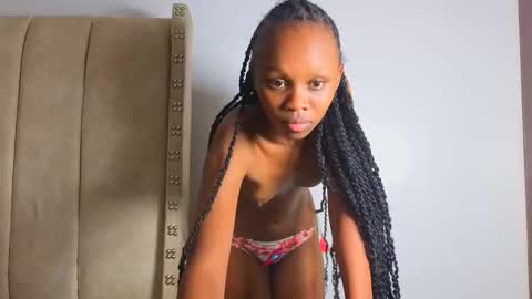 Snapshot of _littlevenus chatting on 10-20-25, 01:44 Littlevenus online show from 10-20-25, 01:44