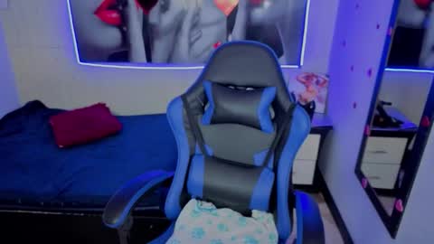 Snapshot of _lucia_21 chatting on 02-16-26, 06:26 Lucia online show from 02-16-26, 06:26