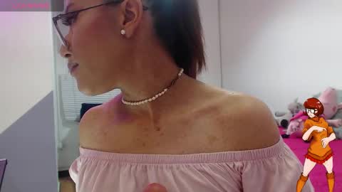 Snapshot of _lucysmith chatting on 01-31-25, 02:15 Lucy  online show from 01-31-25, 02:15