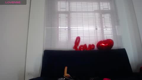 Snapshot of _lucysmith chatting on 03-11-25, 11:01 Lucy  online show from 03-11-25, 11:01
