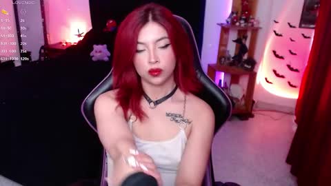 Queen.  Help me reach 100 thumbs up  online show from 09-18-25, 07:27