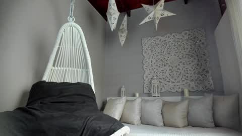  Luna  online show from 02-02-25, 02:34