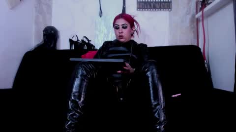 Snapshot of _luna_parisi chatting on 09-23-25, 07:55 MISS LUNA online show from 09-23-25, 07:55