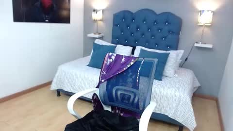 Snapshot of _luna_queen chatting on 11-14-25, 09:02 LUNA QUEEN online show from 11-14-25, 09:02