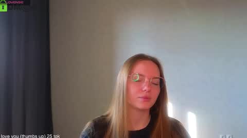 Welcome guys  Pleasure to see you all here  My name is Lysafeta and MichaelaTip menu is active Private is open  online show from 09-17-25, 04:36