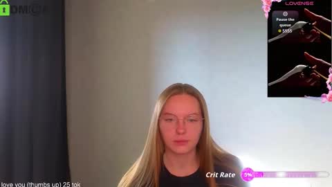 Welcome guys  Pleasure to see you all here  My name is Lysafeta and MichaelaTip menu is active Private is open  online show from 09-19-25, 05:09