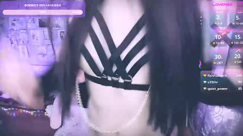 Mia online show from 04-06-26, 04:46