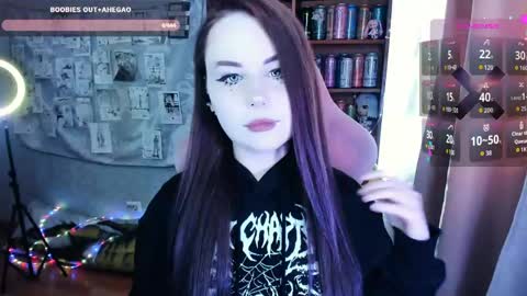 Mia online show from 05-07-26, 04:18