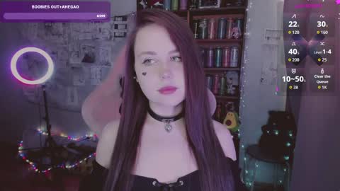 Mia online show from 05-19-26, 05:47