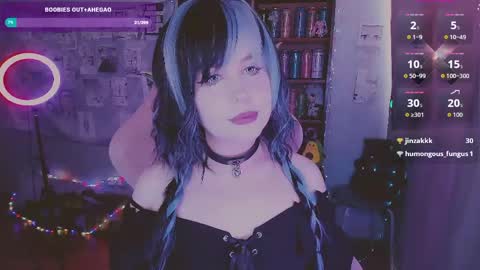 Mia online show from 05-21-26, 05:36