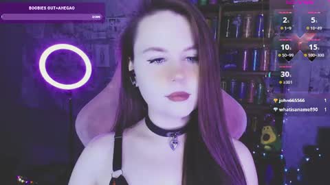 Mia online show from 07-04-26, 12:00