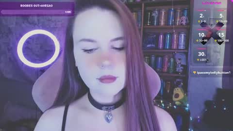 Mia online show from 07-12-26, 12:23