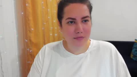 Snapshot of _madalexa_ chatting on 06-12-26, 09:46 Alexa online show from 06-12-26, 09:46