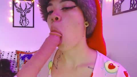 Snapshot of _marcela_wi chatting on 12-19-24, 10:21 Marce  online show from 12-19-24, 10:21