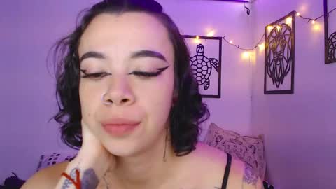 Snapshot of _marcela_wi chatting on 01-03-25, 11:55 Marce  online show from 01-03-25, 11:55