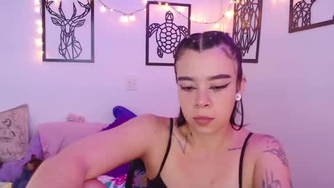 Snapshot of _marcela_wi chatting on 02-05-25, 09:40 Marce  online show from 02-05-25, 09:40
