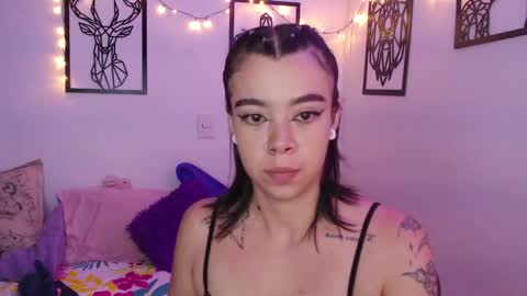 Snapshot of _marcela_wi chatting on 02-06-25, 12:43 Marce  online show from 02-06-25, 12:43
