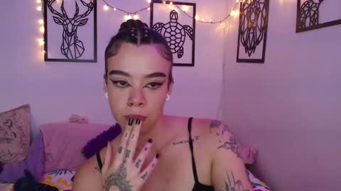 Snapshot of _marcela_wi chatting on 02-06-25, 10:21 Marce  online show from 02-06-25, 10:21