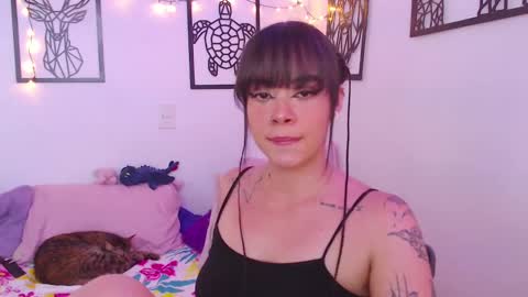 Snapshot of _marcela_wi chatting on 02-18-25, 07:41 Marce  online show from 02-18-25, 07:41