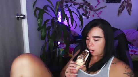 Snapshot of _marcela_wi chatting on 06-12-26, 11:03 Marce online show from 06-12-26, 11:03