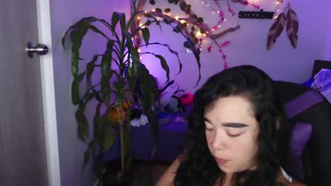 Snapshot of _marcela_wi chatting on 06-18-26, 01:06 Marce online show from 06-18-26, 01:06