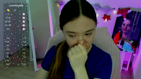 Snapshot of _margoqueen_ chatting on 12-18-24, 07:58 Margo online show from 12-18-24, 07:58
