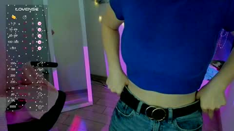 Snapshot of _margoqueen_ chatting on 12-18-24, 11:02 Margo online show from 12-18-24, 11:02