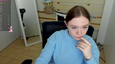 Snapshot of _margoqueen_ chatting on 01-11-25, 07:06 Margo online show from 01-11-25, 07:06