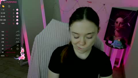 Snapshot of _margoqueen_ chatting on 02-11-25, 10:37 Margo online show from 02-11-25, 10:37