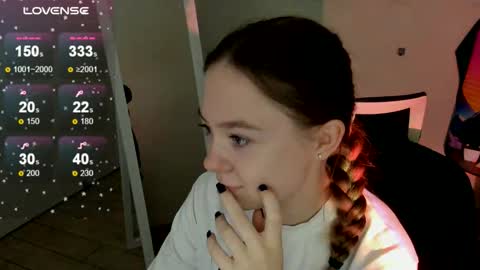 Snapshot of _margoqueen_ chatting on 09-20-25, 06:36 Margo online show from 09-20-25, 06:36