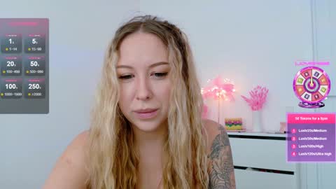 Snapshot of _mari_ chatting on 02-16-26, 07:48 _mari_ online show from 02-16-26, 07:48