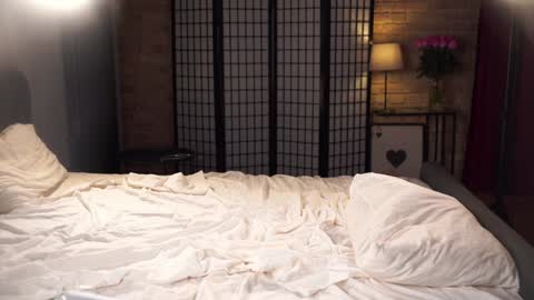 Marie -   -25 discount online show from 01-05-25, 08:00