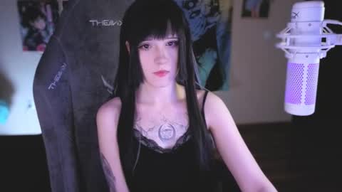 Snapshot of _mariko_ chatting on 02-13-25, 02:52 Mariko online show from 02-13-25, 02:52