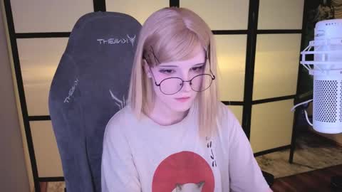 Snapshot of _mariko_ chatting on 04-06-26, 03:13 Mariko online show from 04-06-26, 03:13