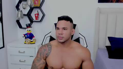 _matthew_santos_ online show from 01-11-25, 12:07