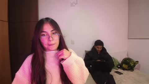max and abby online show from 07-30-26, 01:59