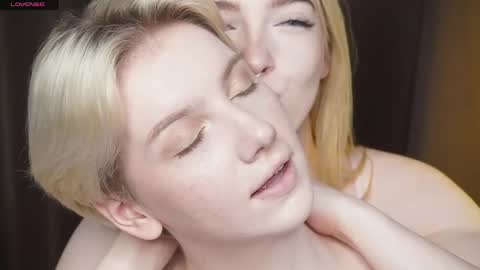 Snapshot of _medal_of_horny_ chatting on 05-20-26, 05:46 Elva and Kate online show from 05-20-26, 05:46