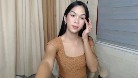 Snapshot of _mellyxxx chatting on 11-13-25, 10:47 Melly online show from 11-13-25, 10:47